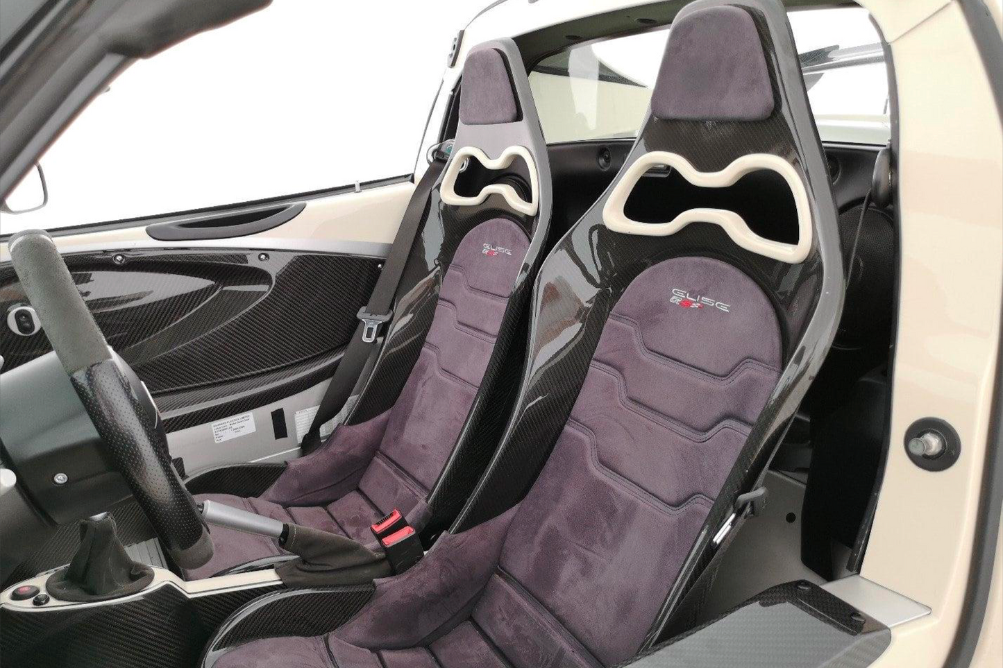 V3 Universal Seat